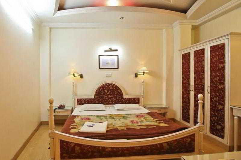 Mandakini Kanpur Exterior photo